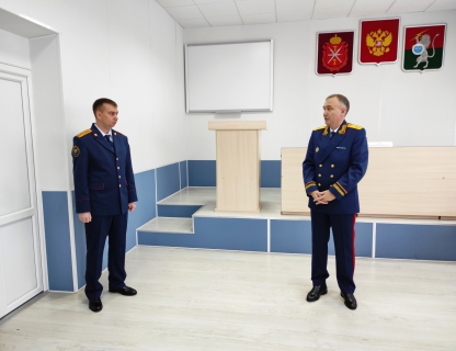 Глава следственного управления представил коллективу нового руководителя Суворовского межрайонного следственного отдела